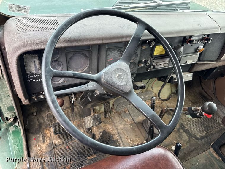 image for item DW3388 1979 International 1824 dump truck