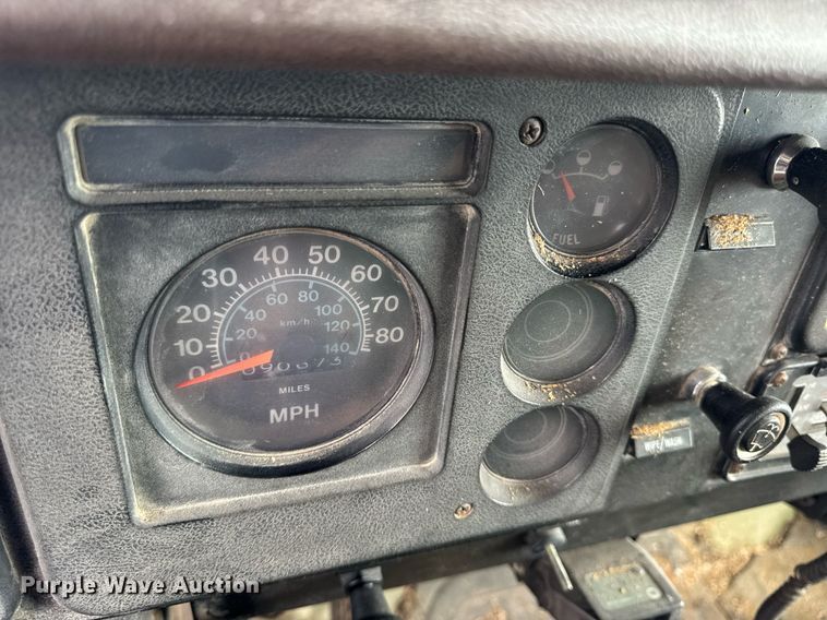 image for item DW3388 1979 International 1824 dump truck