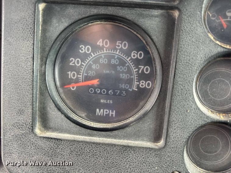 image for item DW3388 1979 International 1824 dump truck