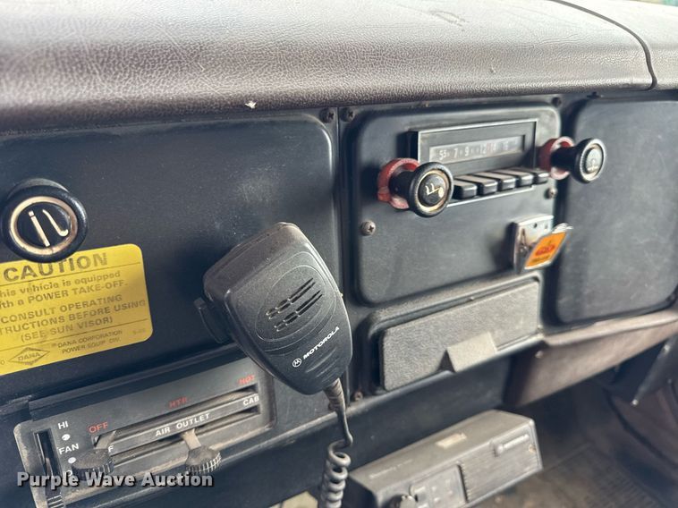 image for item DW3388 1979 International 1824 dump truck