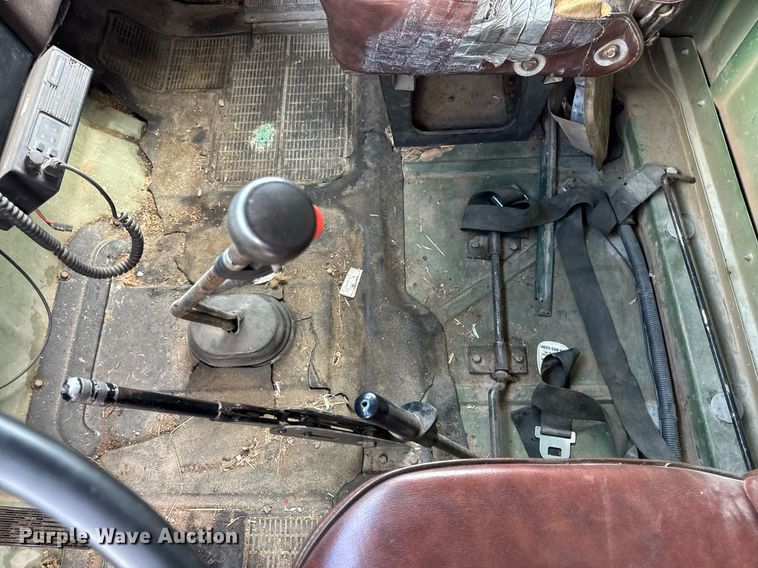 image for item DW3388 1979 International 1824 dump truck