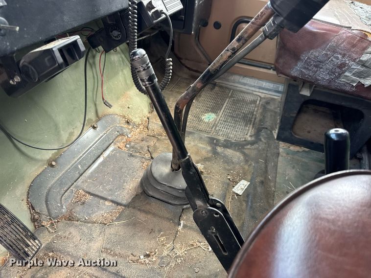 image for item DW3388 1979 International 1824 dump truck