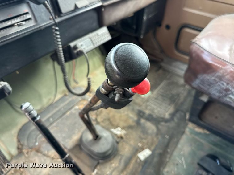 image for item DW3388 1979 International 1824 dump truck