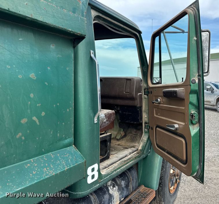 image for item DW3388 1979 International 1824 dump truck