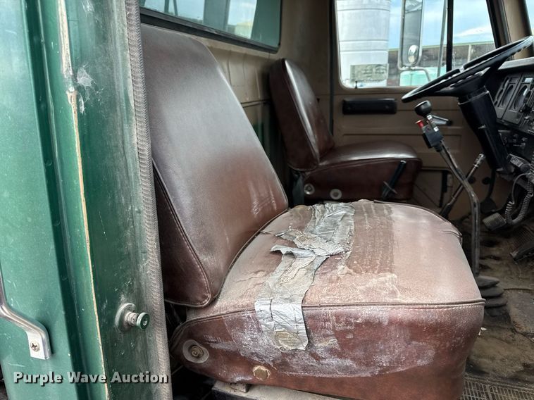 image for item DW3388 1979 International 1824 dump truck