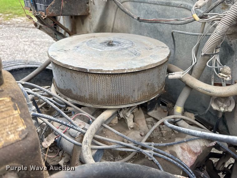 image for item DW3388 1979 International 1824 dump truck