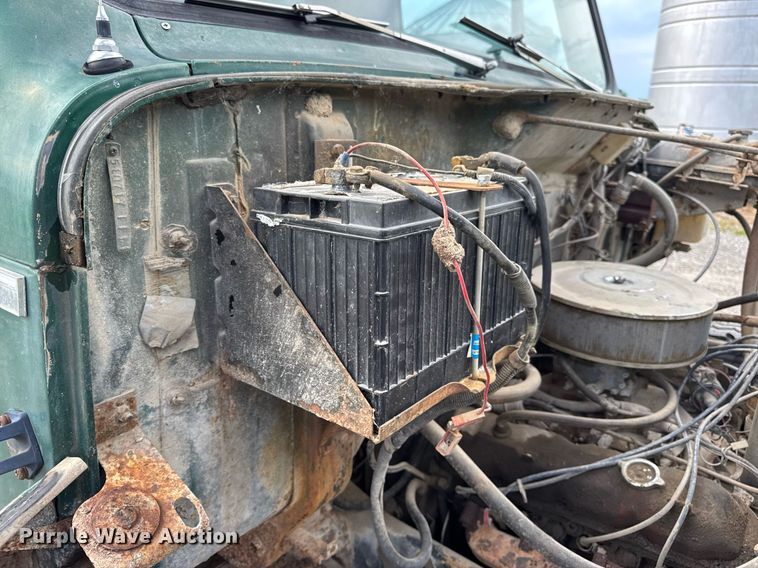 image for item DW3388 1979 International 1824 dump truck