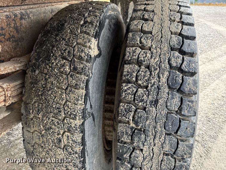 image for item DW3388 1979 International 1824 dump truck