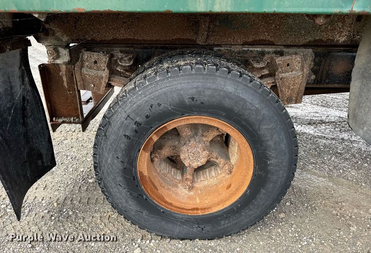 image for item DW3388 1979 International 1824 dump truck