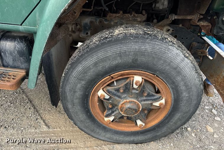 image for item DW3388 1979 International 1824 dump truck