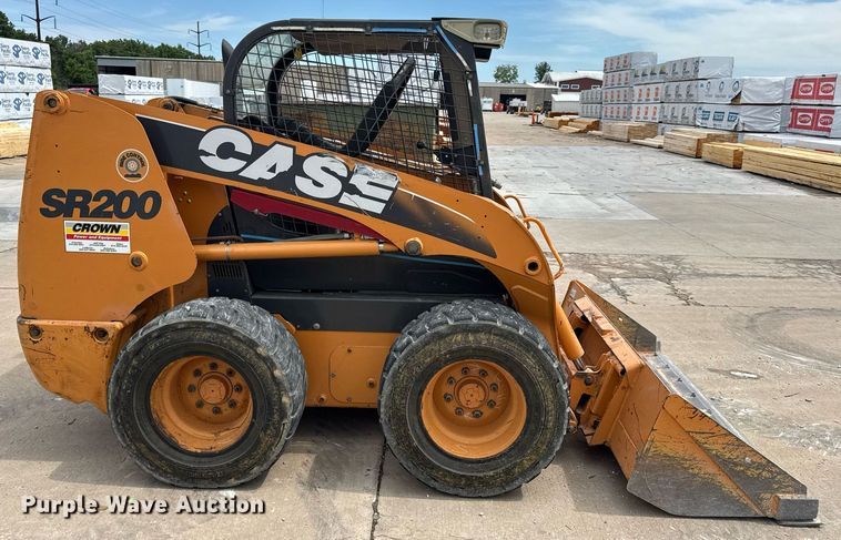 image for item DW3389 2011 Case SR200 skid steer loader