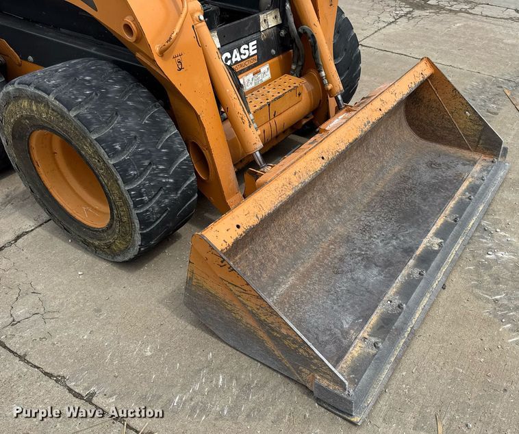 image for item DW3389 2011 Case SR200 skid steer loader
