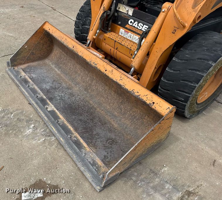 image for item DW3389 2011 Case SR200 skid steer loader