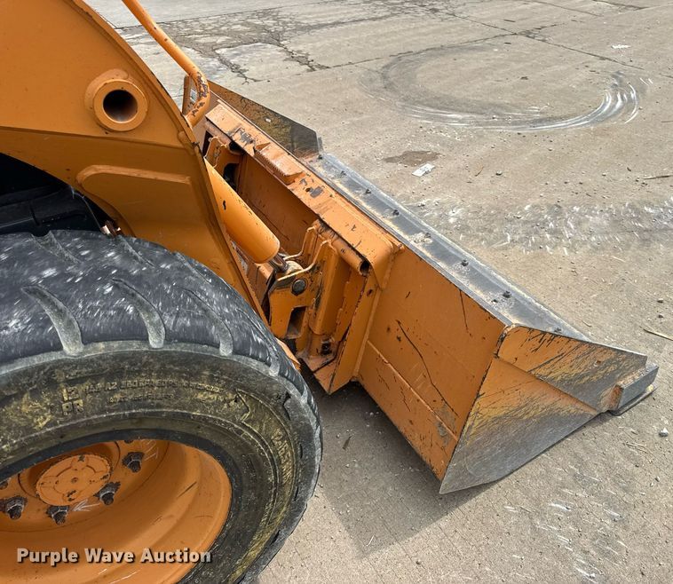 image for item DW3389 2011 Case SR200 skid steer loader