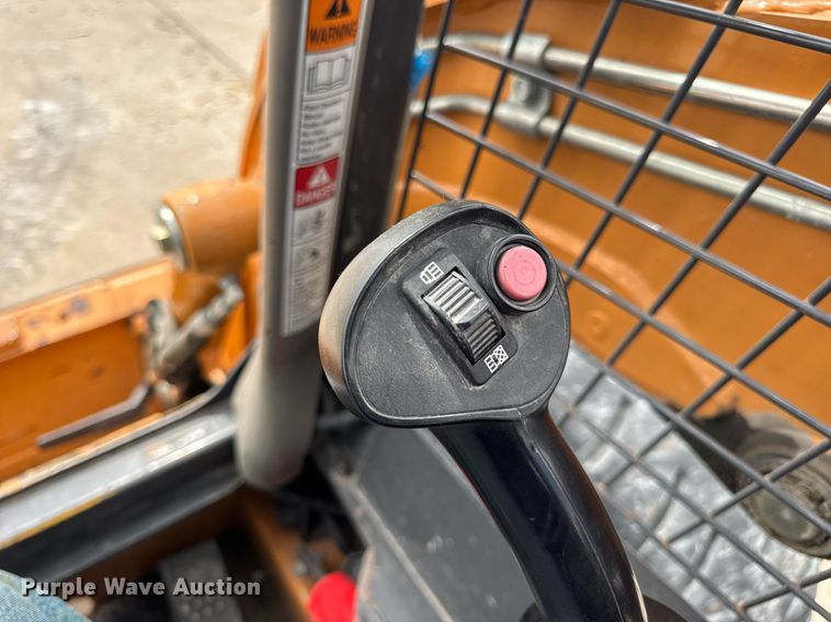 image for item DW3389 2011 Case SR200 skid steer loader