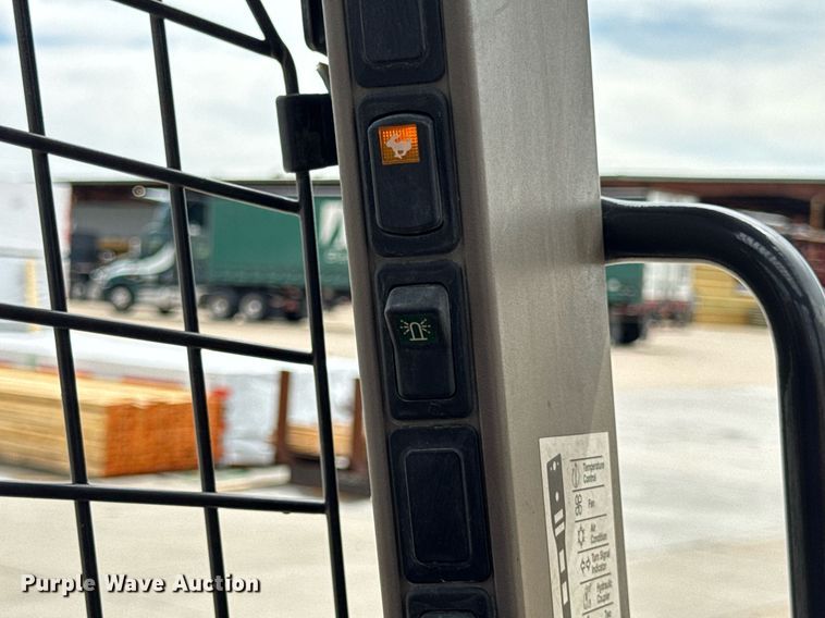 image for item DW3389 2011 Case SR200 skid steer loader