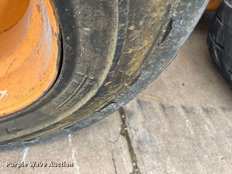 image for item DW3389 2011 Case SR200 skid steer loader