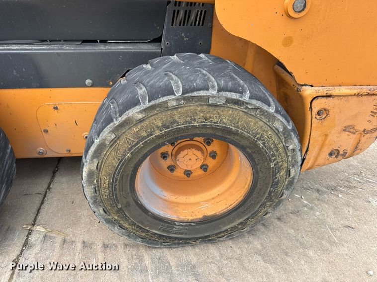 image for item DW3389 2011 Case SR200 skid steer loader