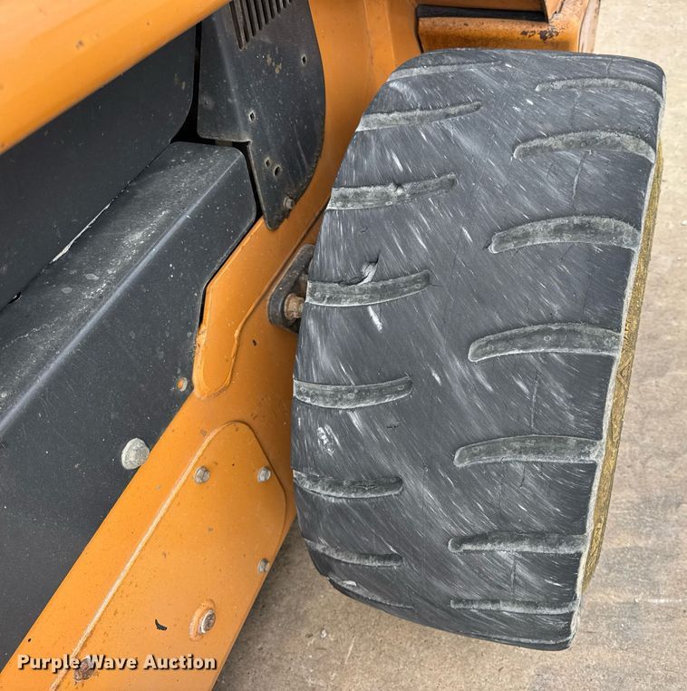 image for item DW3389 2011 Case SR200 skid steer loader