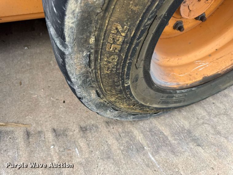 image for item DW3389 2011 Case SR200 skid steer loader