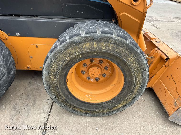 image for item DW3389 2011 Case SR200 skid steer loader