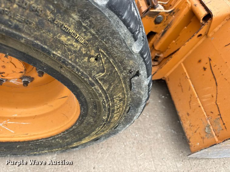 image for item DW3389 2011 Case SR200 skid steer loader