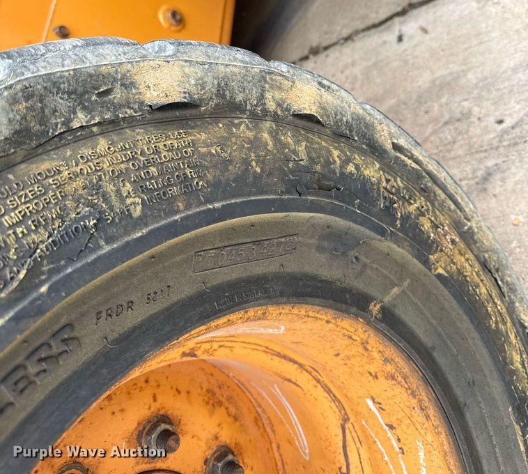 image for item DW3389 2011 Case SR200 skid steer loader