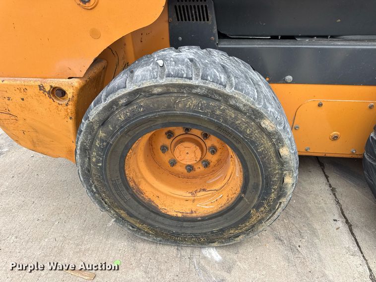 image for item DW3389 2011 Case SR200 skid steer loader