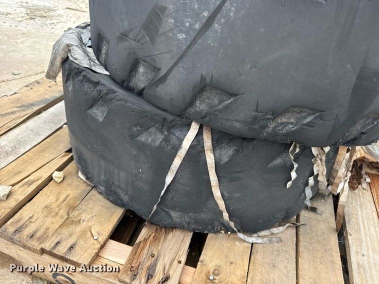 image for item DW3389 2011 Case SR200 skid steer loader