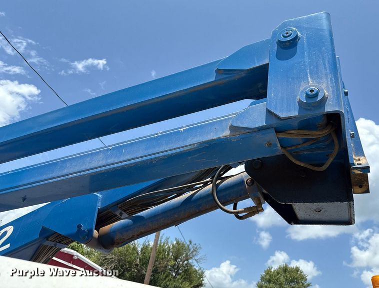 image for item DW5127 1993 Genie Z-45/22 boom lift