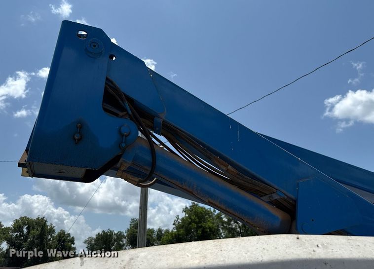 image for item DW5127 1993 Genie Z-45/22 boom lift