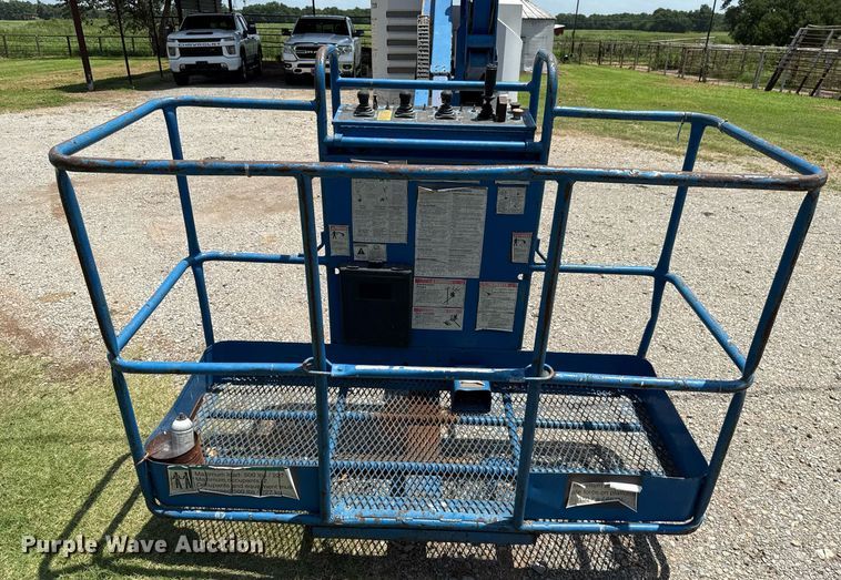 image for item DW5127 1993 Genie Z-45/22 boom lift