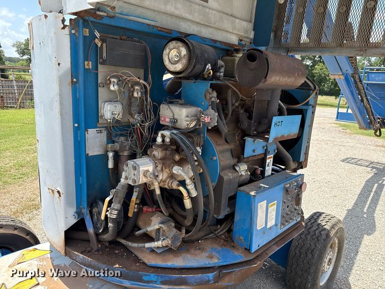 image for item DW5127 1993 Genie Z-45/22 boom lift