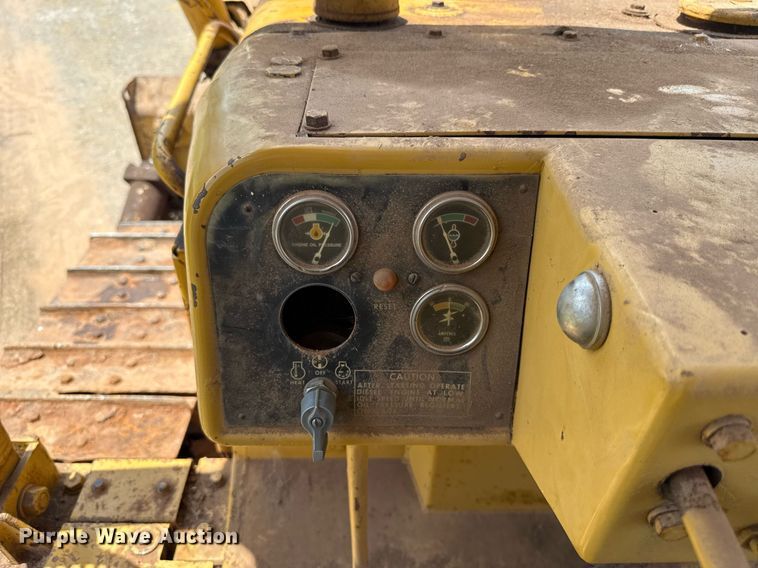image for item DW5129 1980 Caterpillar D6D dozer