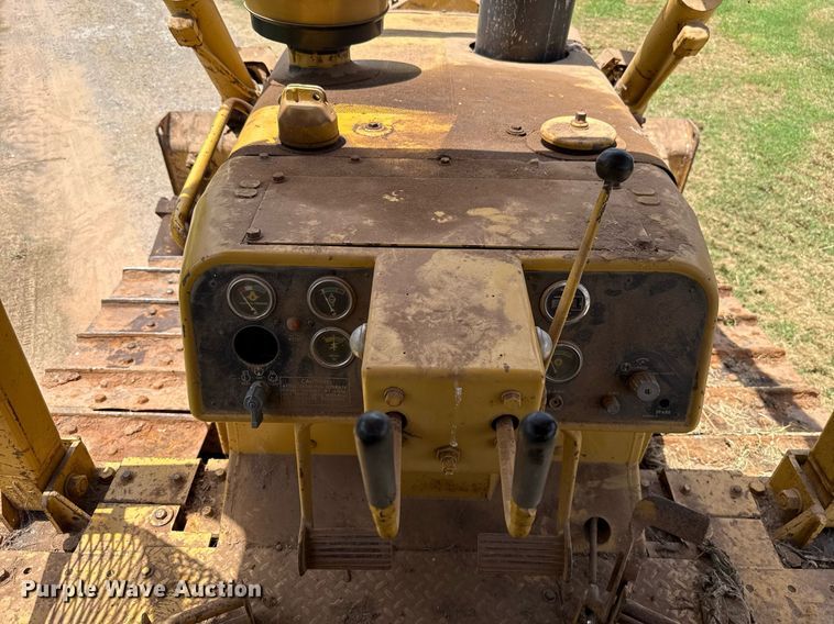 image for item DW5129 1980 Caterpillar D6D dozer