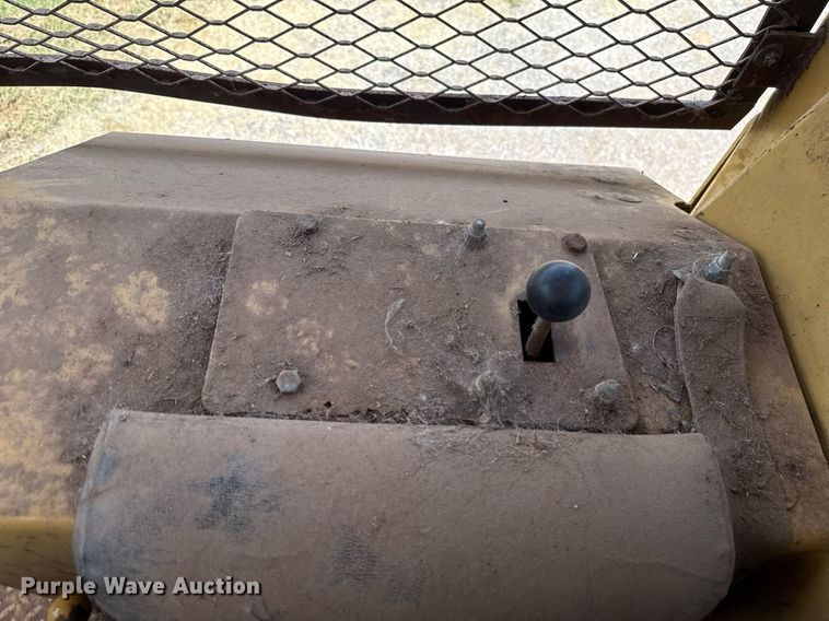 image for item DW5129 1980 Caterpillar D6D dozer