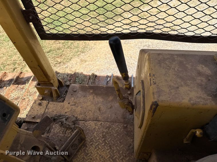 image for item DW5129 1980 Caterpillar D6D dozer