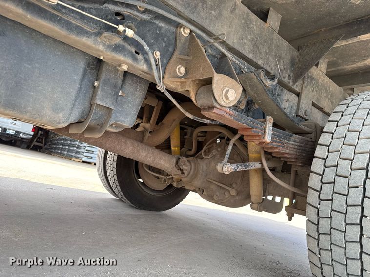 image for item DW5131 2013 Ford F550 flatbed truck