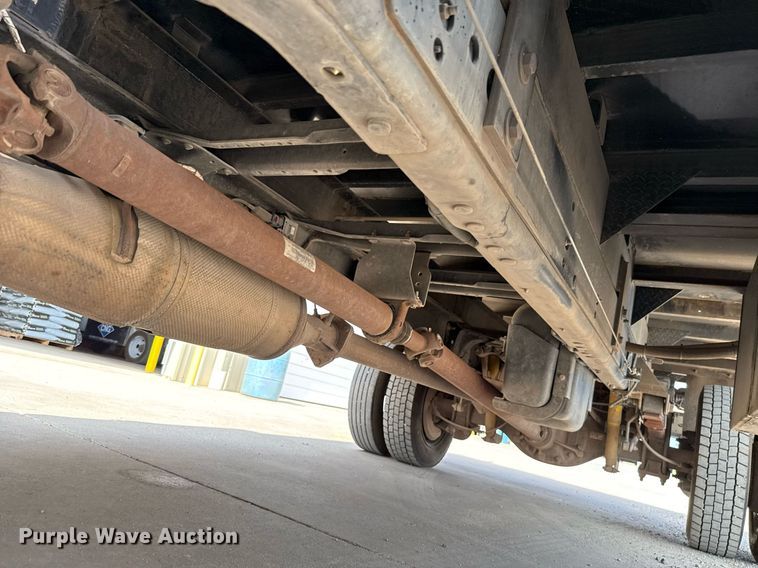 image for item DW5131 2013 Ford F550 flatbed truck