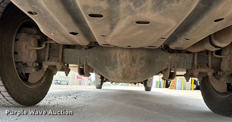 image for item DW5131 2013 Ford F550 flatbed truck