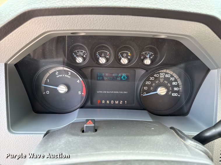 image for item DW5131 2013 Ford F550 flatbed truck