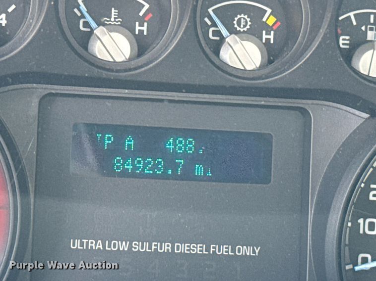 image for item DW5131 2013 Ford F550 flatbed truck