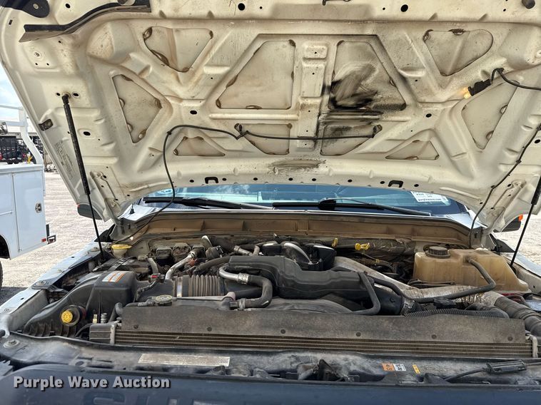 image for item DW5131 2013 Ford F550 flatbed truck