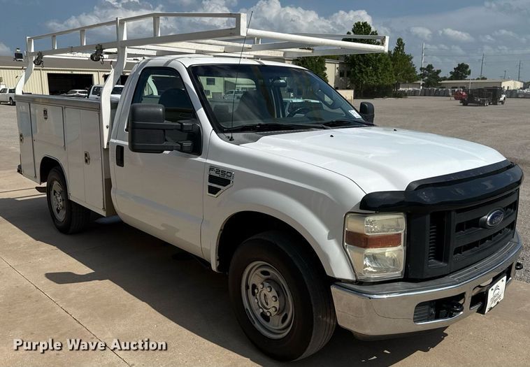 image for item DW5132 2008 Ford F250 Super Duty utility bed pickup truck