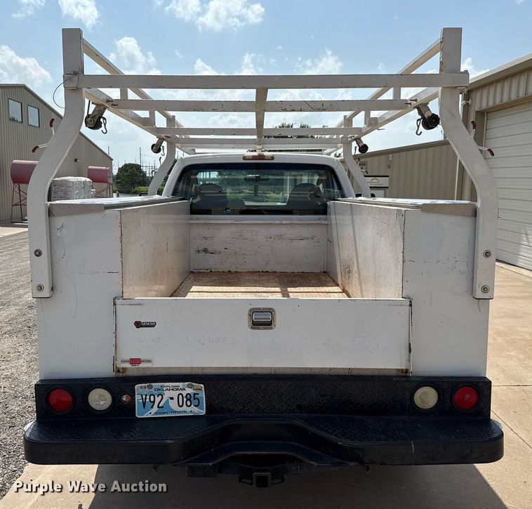 image for item DW5132 2008 Ford F250 Super Duty utility bed pickup truck