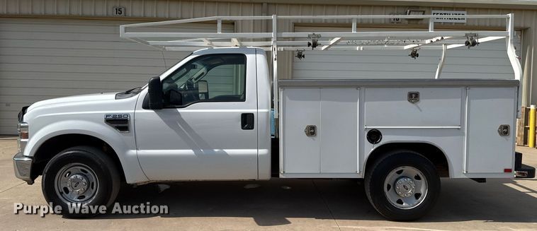 image for item DW5132 2008 Ford F250 Super Duty utility bed pickup truck