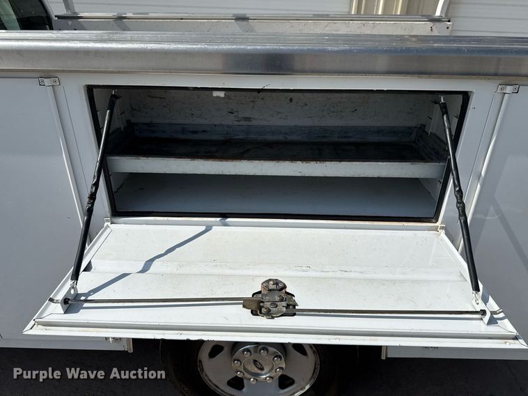 image for item DW5132 2008 Ford F250 Super Duty utility bed pickup truck