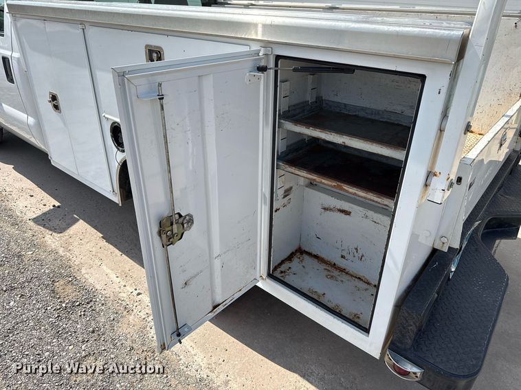 image for item DW5132 2008 Ford F250 Super Duty utility bed pickup truck