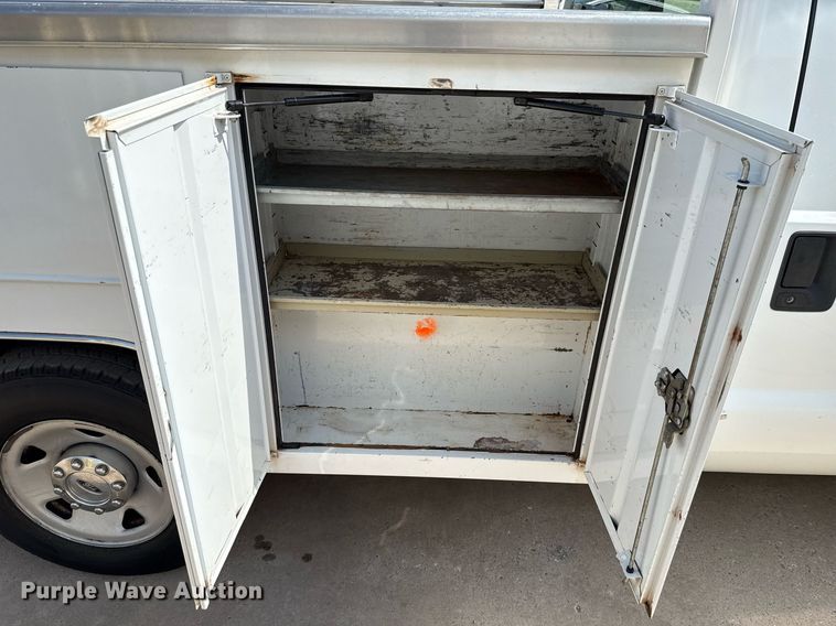 image for item DW5132 2008 Ford F250 Super Duty utility bed pickup truck