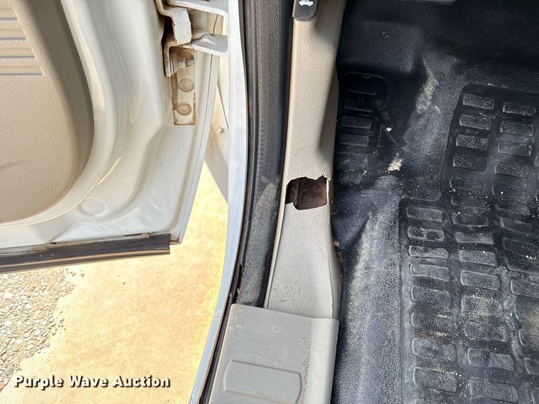 image for item DW5132 2008 Ford F250 Super Duty utility bed pickup truck